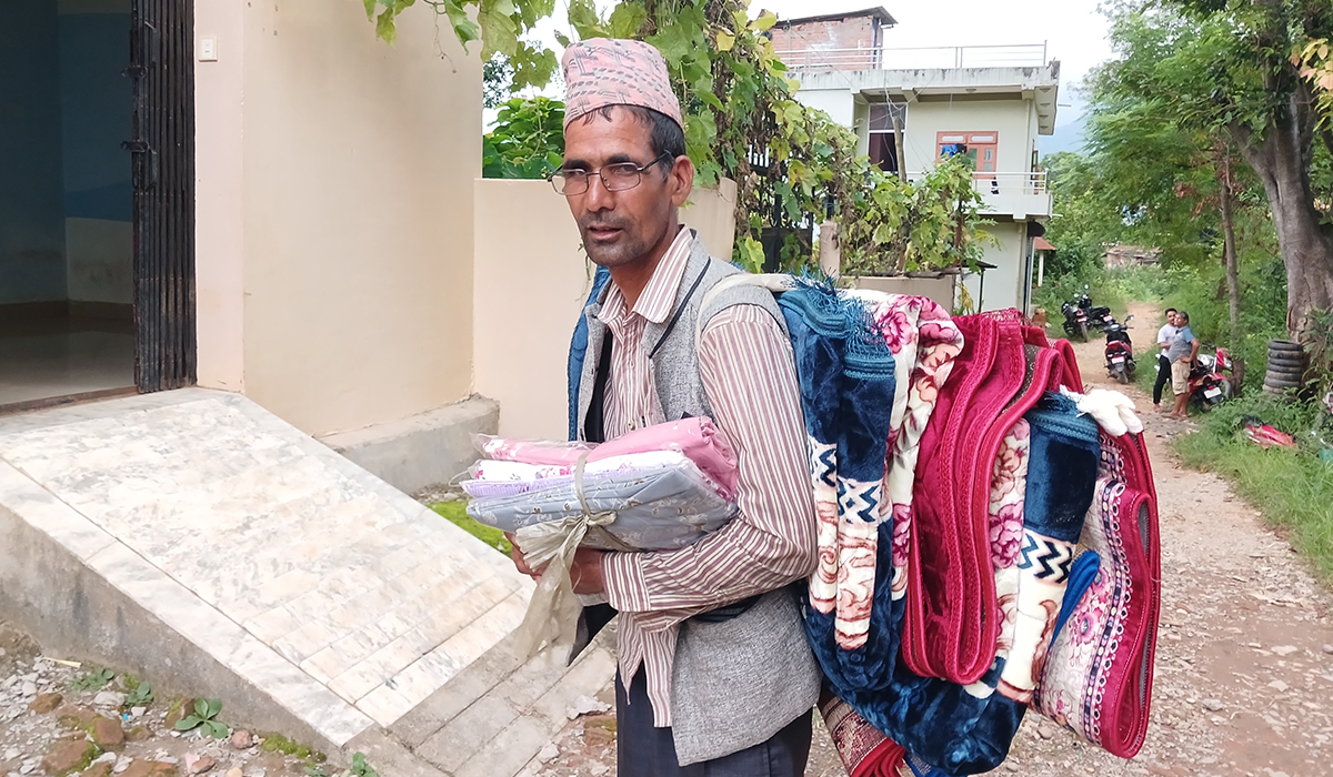 घुमन्ते व्यापारमा रमाएका ‘काफ्ले बा’
